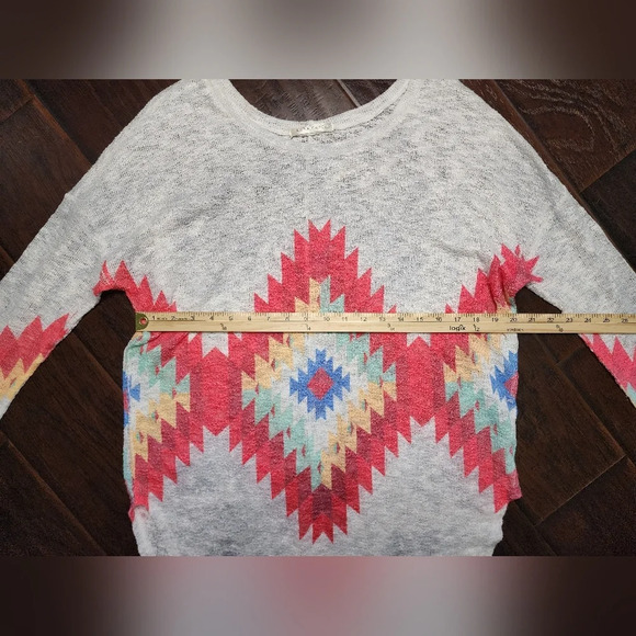 Luna Chic Curved Hem Womens Aztec Sweater - Picture 4 of 10